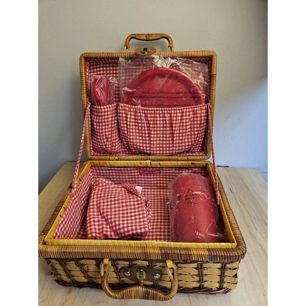 Elizabeth Arden Wicker Picnic Basket Set 4 Plates Tumblers Flatware Napkins Vtg